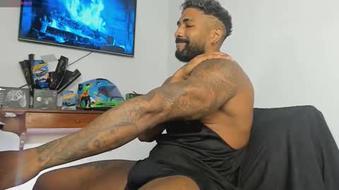 Snapshot of xtipp3r chatting on 11-11-25, 02:06 Stipp3r online show from 11-11-25, 02:06