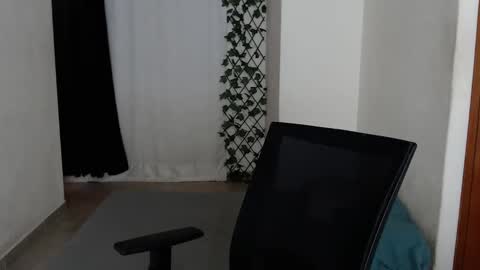 Snapshot of xtranherr chatting on 12-20-24, 03:03 xtranherr online show from 12-20-24, 03:03