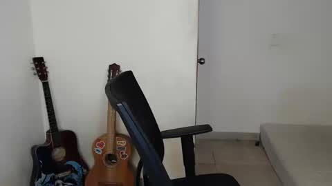 Snapshot of xtranherr chatting on 09-19-25, 11:27 xtranherr online show from 09-19-25, 11:27