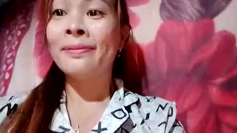 Snapshot of xuxulove00 chatting on 12-05-25, 12:41 xuxulove00 online show from 12-05-25, 12:41