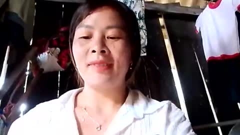 Snapshot of xuxulove00 chatting on 06-07-26, 02:27 xuxulove00 online show from 06-07-26, 02:27