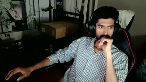 Snapshot of xwuvzyew chatting on 12-14-24, 10:50 x online show from 12-14-24, 10:50