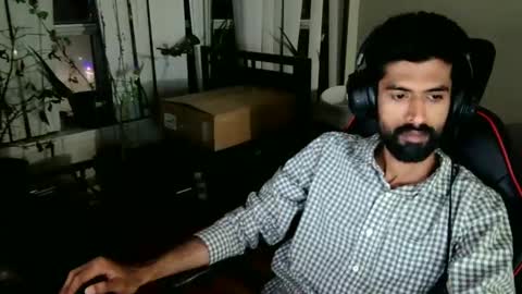 Snapshot of xwuvzyew chatting on 12-15-24, 01:57 x online show from 12-15-24, 01:57