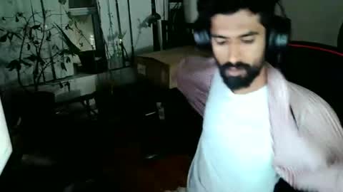 Snapshot of xwuvzyew chatting on 12-17-24, 04:56 x online show from 12-17-24, 04:56