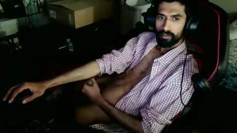 Snapshot of xwuvzyew chatting on 12-17-24, 08:01 x online show from 12-17-24, 08:01