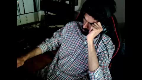 Snapshot of xwuvzyew chatting on 12-23-24, 05:39 x online show from 12-23-24, 05:39