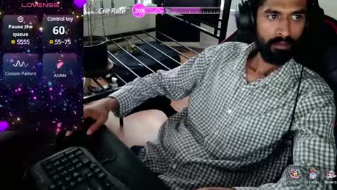 Snapshot of xwuvzyew chatting on 12-24-24, 08:27 x online show from 12-24-24, 08:27