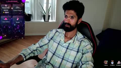 Snapshot of xwuvzyew chatting on 12-29-24, 08:04 x online show from 12-29-24, 08:04