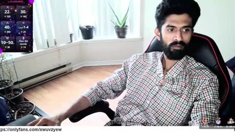 Snapshot of xwuvzyew chatting on 12-30-24, 08:25 x online show from 12-30-24, 08:25