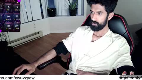 Snapshot of xwuvzyew chatting on 01-04-25, 10:13 x online show from 01-04-25, 10:13