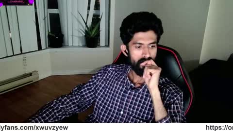 Snapshot of xwuvzyew chatting on 01-07-25, 05:01 x online show from 01-07-25, 05:01