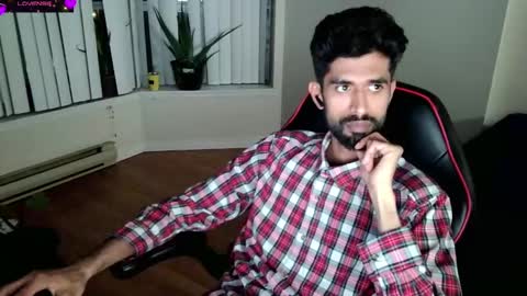 Snapshot of xwuvzyew chatting on 01-28-25, 05:11 x online show from 01-28-25, 05:11