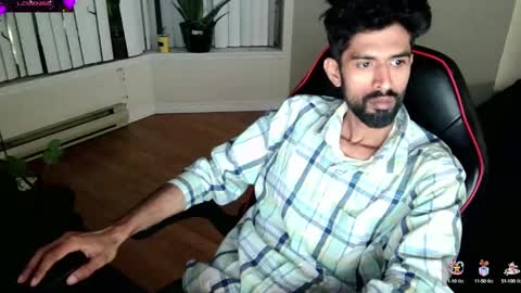 Snapshot of xwuvzyew chatting on 02-02-25, 03:43 x online show from 02-02-25, 03:43