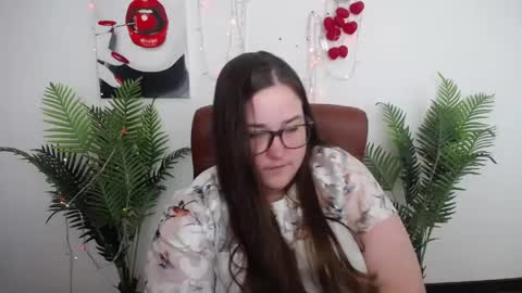 Snapshot of xx_daniella_xx chatting on 05-13-26, 06:44 xx daniella xx online show from 05-13-26, 06:44