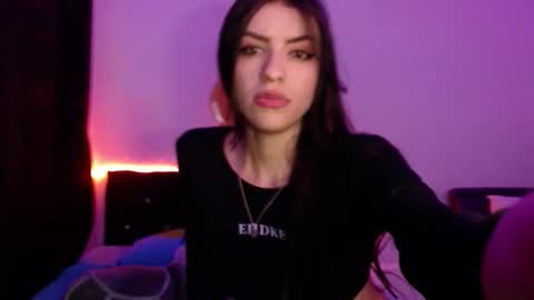 Snapshot of xx_johnson_xx chatting on 09-30-25, 10:31 VALE online show from 09-30-25, 10:31