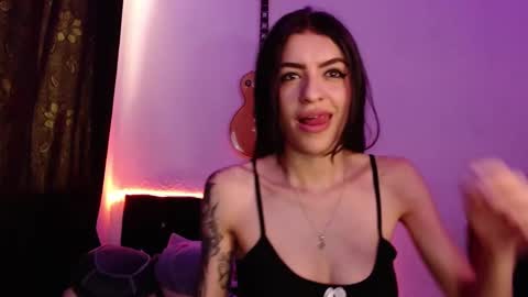 Snapshot of xx_johnson_xx chatting on 10-03-25, 04:37 VALE online show from 10-03-25, 04:37