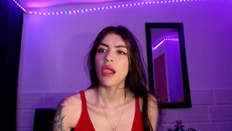 Snapshot of xx_johnson_xx chatting on 11-11-25, 02:55 VALE online show from 11-11-25, 02:55