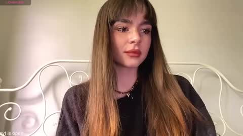 Lily online show from 06-04-26, 10:54