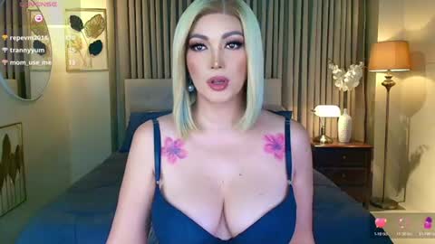Snapshot of xxbedroombeautyxx chatting on 07-14-26, 02:05 MISS NATALIA online show from 07-14-26, 02:05