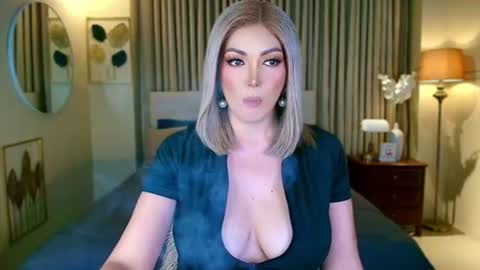Snapshot of xxbedroombeautyxx chatting on 07-20-26, 11:18 MISS NATALIA online show from 07-20-26, 11:18