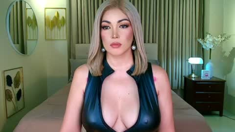 Snapshot of xxbedroombeautyxx chatting on 08-05-26, 12:46 MISS NATALIA online show from 08-05-26, 12:46