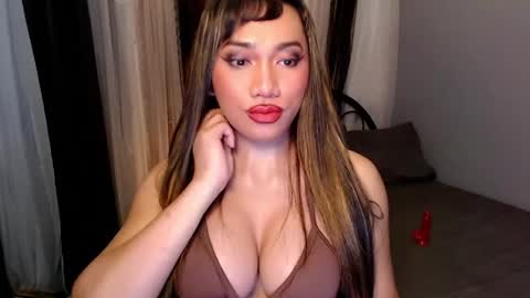 Snapshot of xxcinddyxx chatting on 02-21-25, 06:18 cinddy online show from 02-21-25, 06:18