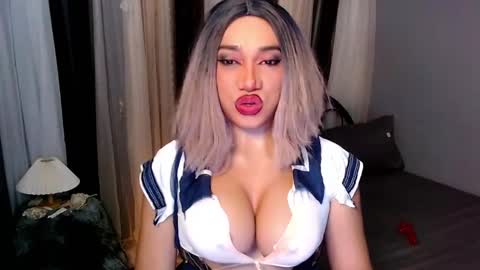 Snapshot of xxcinddyxx chatting on 03-05-25, 10:22 cinddy online show from 03-05-25, 10:22