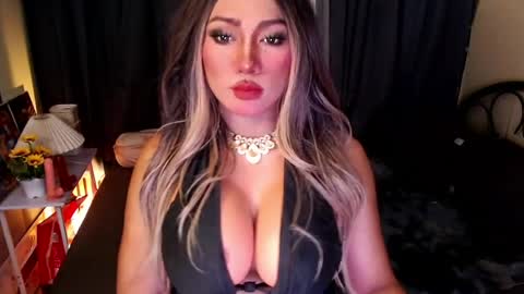 Snapshot of xxcinddyxx chatting on 05-11-26, 08:42 cinddy online show from 05-11-26, 08:42