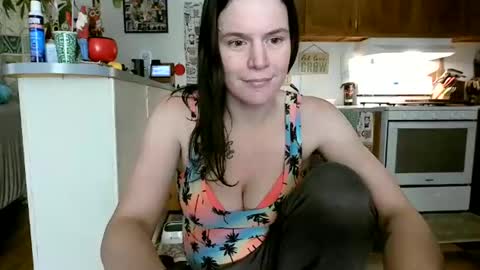 Snapshot of xxdana chatting on 12-13-24, 02:10 Deezy online show from 12-13-24, 02:10