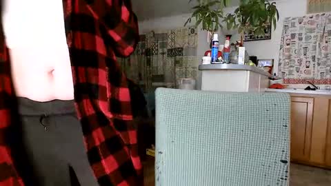 Snapshot of xxdana chatting on 02-08-25, 01:00 Deezy online show from 02-08-25, 01:00