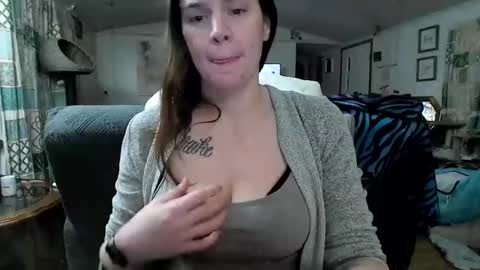 Snapshot of xxdana chatting on 02-23-25, 05:45 Deezy online show from 02-23-25, 05:45