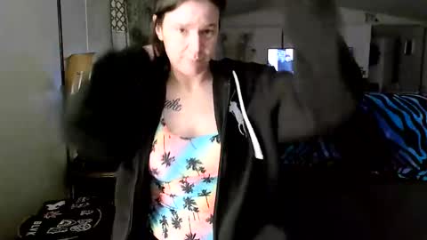 Snapshot of xxdana chatting on 03-05-25, 01:21 Deezy online show from 03-05-25, 01:21