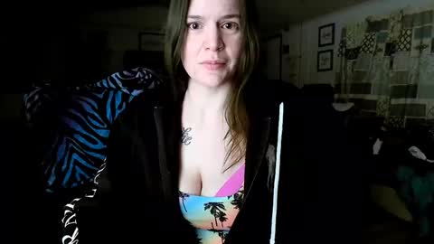 Snapshot of xxdana chatting on 03-06-25, 12:32 Deezy online show from 03-06-25, 12:32