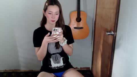 Snapshot of xxinnocentbellaxx chatting on 12-19-24, 11:25 Dyanna Zulla online show from 12-19-24, 11:25