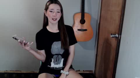 Snapshot of xxinnocentbellaxx chatting on 12-24-24, 05:49 Dyanna Zulla online show from 12-24-24, 05:49