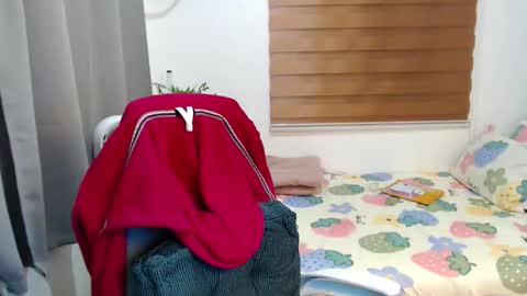 Snapshot of xxjulielovesyouxx chatting on 12-22-25, 11:40 July online show from 12-22-25, 11:40