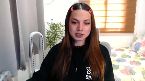 Snapshot of xxjulielovesyouxx chatting on 01-07-26, 04:26 July online show from 01-07-26, 04:26