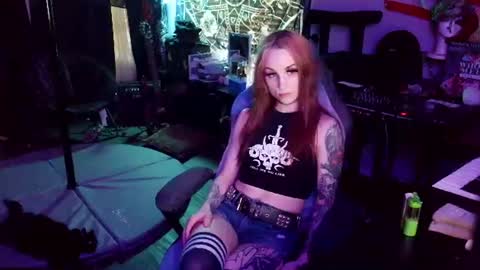 Snapshot of xxlilithmoonxx chatting on 07-04-26, 01:34 Lilith online show from 07-04-26, 01:34