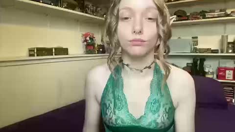 Snapshot of xxloveanastasia chatting on 10-10-25, 05:23 LoveAnastasia online show from 10-10-25, 05:23
