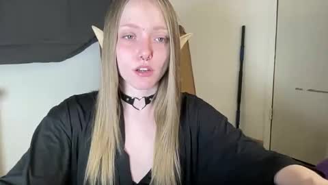 Snapshot of xxloveanastasia chatting on 01-15-26, 02:21 LoveAnastasia online show from 01-15-26, 02:21