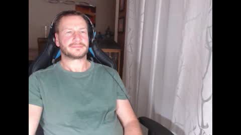 Snapshot of xxmettexx chatting on 01-05-25, 09:25 xxmettexx online show from 01-05-25, 09:25