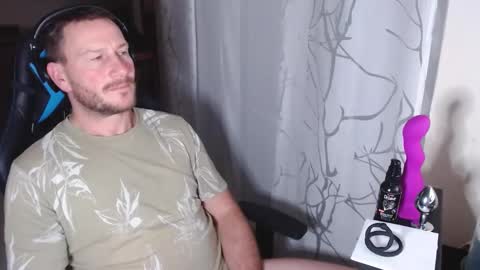 Snapshot of xxmettexx chatting on 01-08-25, 09:44 xxmettexx online show from 01-08-25, 09:44