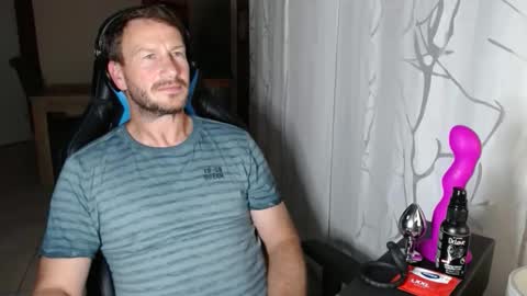 Snapshot of xxmettexx chatting on 09-18-25, 08:22 xxmettexx online show from 09-18-25, 08:22