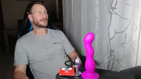 Snapshot of xxmettexx chatting on 11-23-25, 01:05 xxmettexx online show from 11-23-25, 01:05