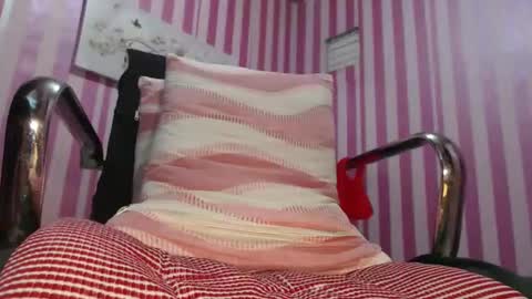 Snapshot of xxrowenatastycockforyouxx chatting on 10-29-25, 04:37 xxrowenatastycockforyouxx online show from 10-29-25, 04:37