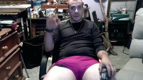 Snapshot of xxscubastevexxx chatting on 11-17-25, 01:00 xxScubaStevexx online show from 11-17-25, 01:00