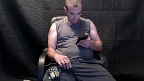Snapshot of xxscubastevexxx chatting on 11-17-25, 01:28 xxScubaStevexx online show from 11-17-25, 01:28