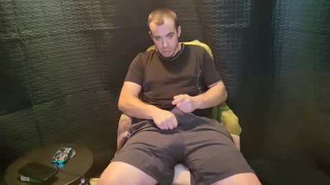 Snapshot of xxscubastevexxx chatting on 12-14-25, 04:07 xxScubaStevexx online show from 12-14-25, 04:07