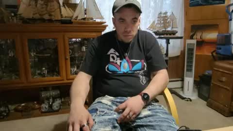 xxScubaStevexx online show from 04-13-26, 11:32