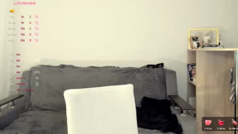 Snapshot of xxviktoryqueenxx chatting on 10-28-25, 01:20 Vi online show from 10-28-25, 01:20